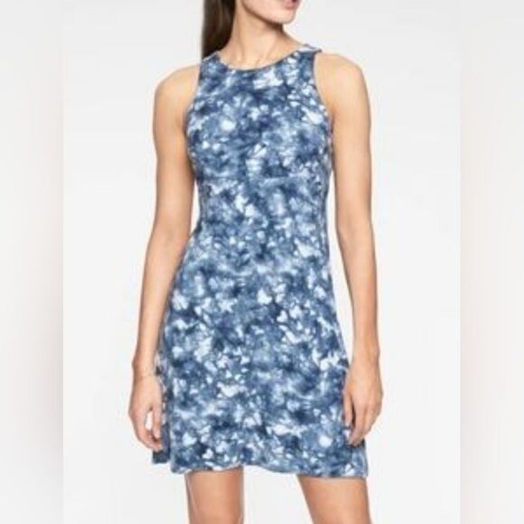 M ATHLETA HIGH NECK SLEEVELESS STRETCH BLUE WHITE ATHLETIC COASTAL DRESS MEDIUM - Picture 1 of 10